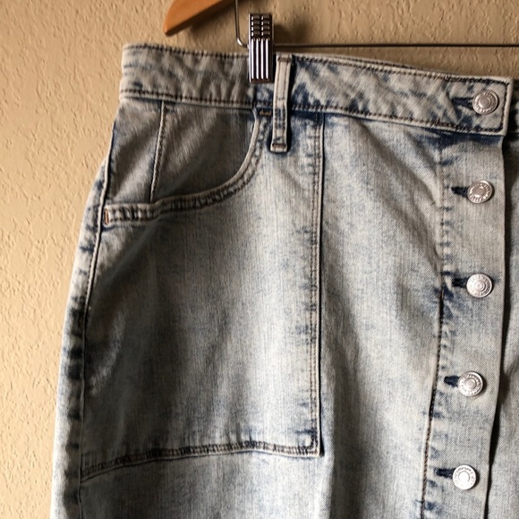 Sonoma Womens Jean Midi Skirt Size 18W Acid Wash Button Fly Retro 80s Style - Picture 5 of 11